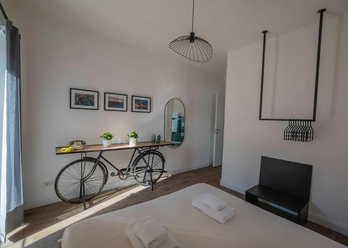 Vintage Cipro Appartement *